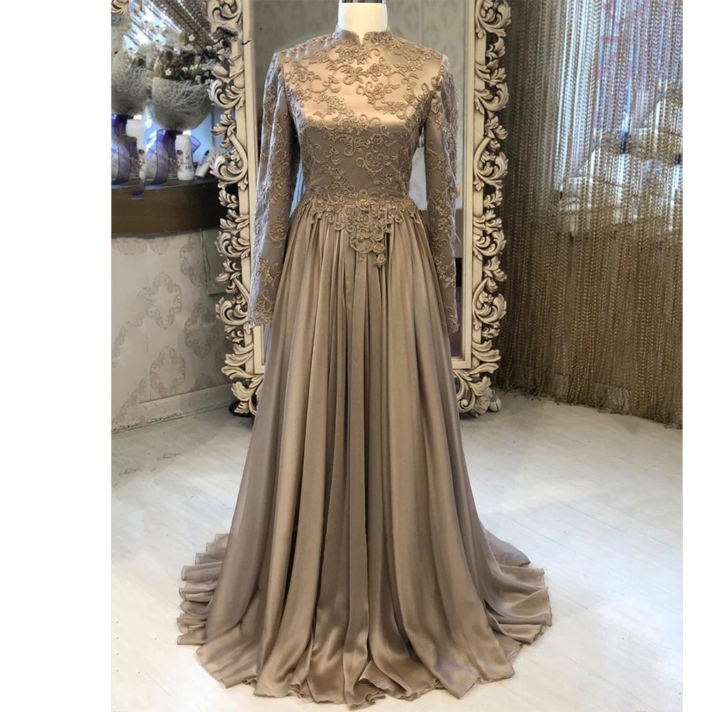 

Elegant Lace Satin Mother Of The Bride Dresses High Neck Full Sleeves Pleats Back Zipper Prom Evening Gowns Customize robes de