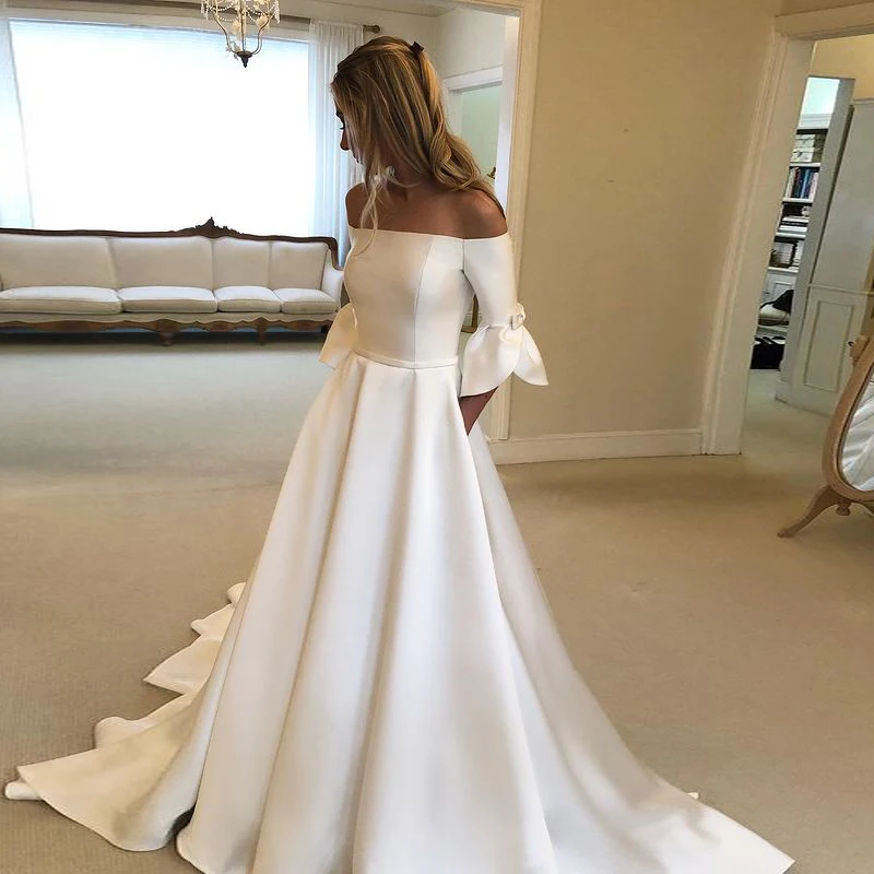 

Simple White Satin Wedding Dress Boho Off the Shoulder Boat Neck Satin Bridal Gown Plus Size Wedding Gowns Vestidos De Mariee