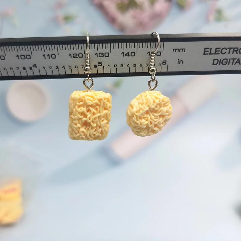 1Pair Fashion Simulated Instant Noodles Earrings for Girl Women Creative Simulated Food Geometric Pendant Earings Jewelry EP106