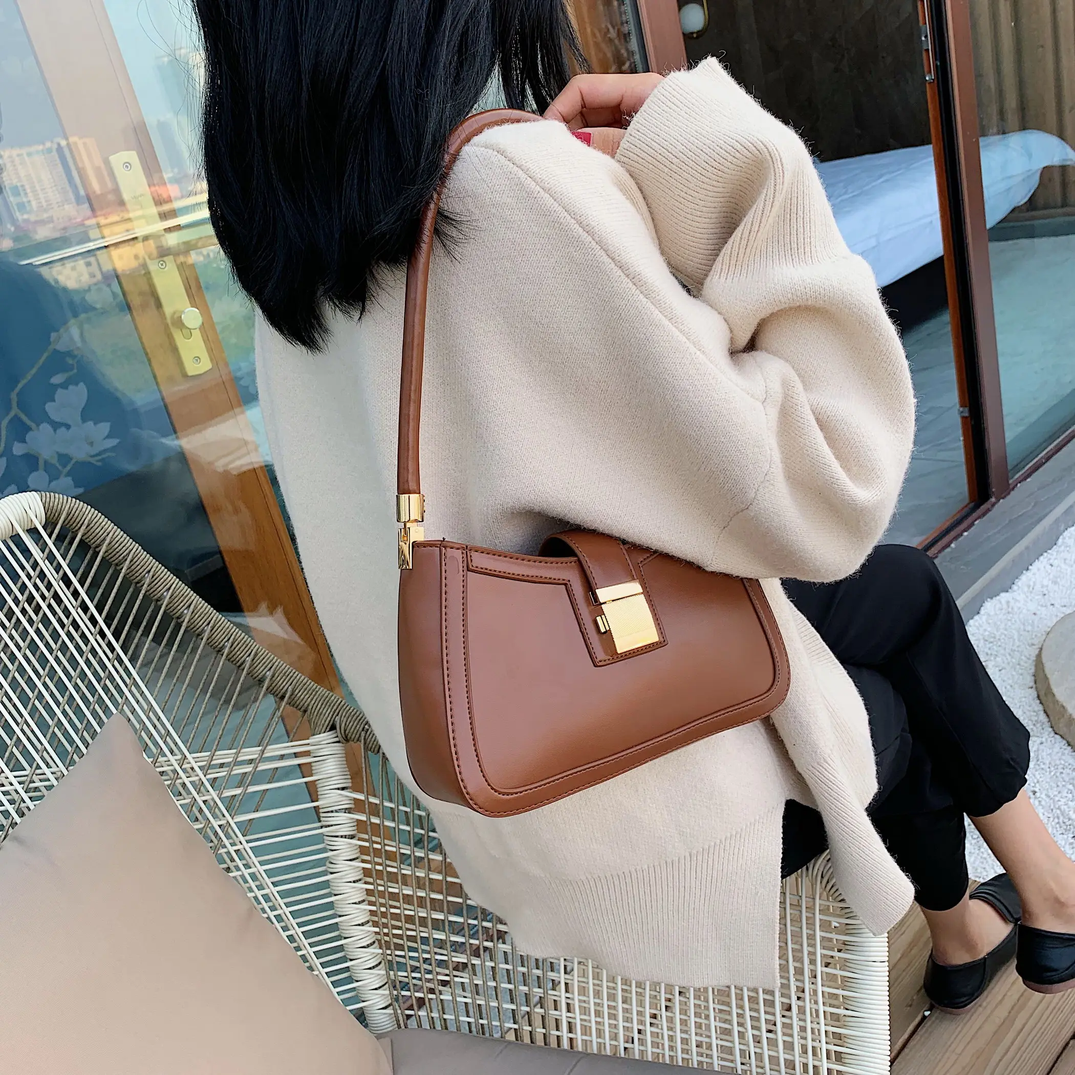Einfarbig PU Leder Schulter Taschen Für Frauen 2021 Schloss Handtaschen Kleine Reise Hand Tasche Dame Mode Taschen