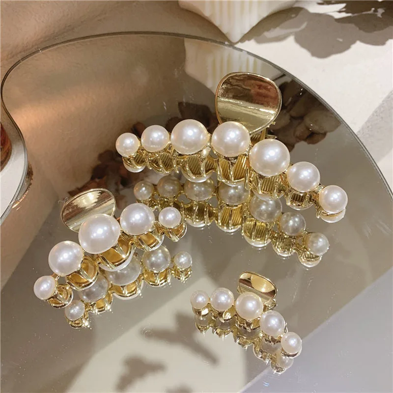 

Vintage Pearl hair claw Barrettes Back Head Female Simple metal Hair Clip Korean Elegant Hairpin Temperament hair accessories