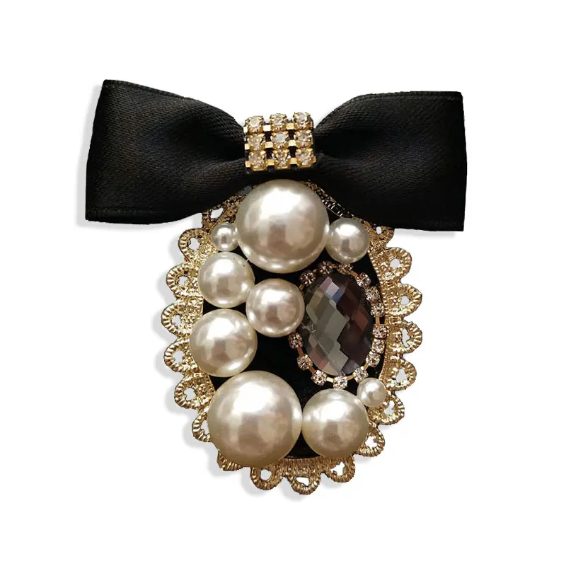 Broche de couronne en nœud pour femme, vintage, célèbre design, petit tissu parfumé, badge numéro 5