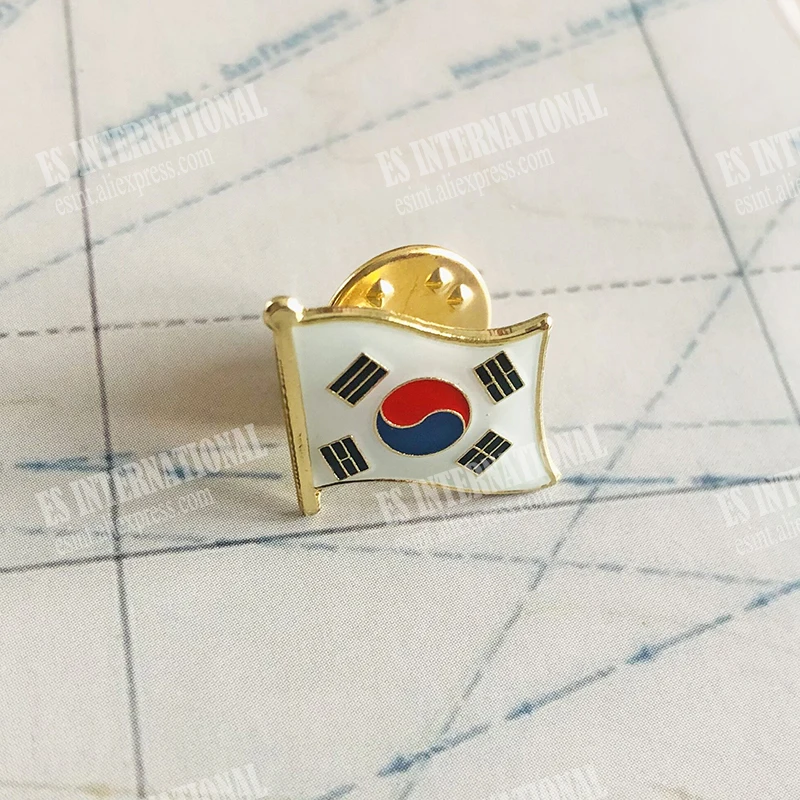 Korea National Flag Lapel Pins Crystal Epoxy Metal Enamel Badge Paint Brooch Souvenir Suit  Personality  Commemorative  Gifts