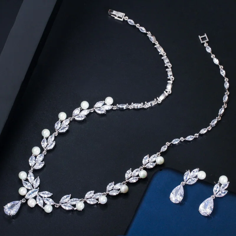 CWWZircons Elegant Dangle Drop Cubic Zirconia Leaf Flower Big Pearl Necklace Earrings Bridal Wedding Jewelry Sets for Women T362