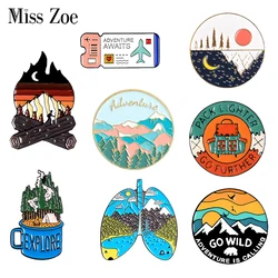 Pines metálicos con diferentes diseños de aventura, broches personalizados, para acampar y hacer senderismo, dibujo de noche estrellada, para la solapa de la ropa, insignia de regalo, joyería de aventura