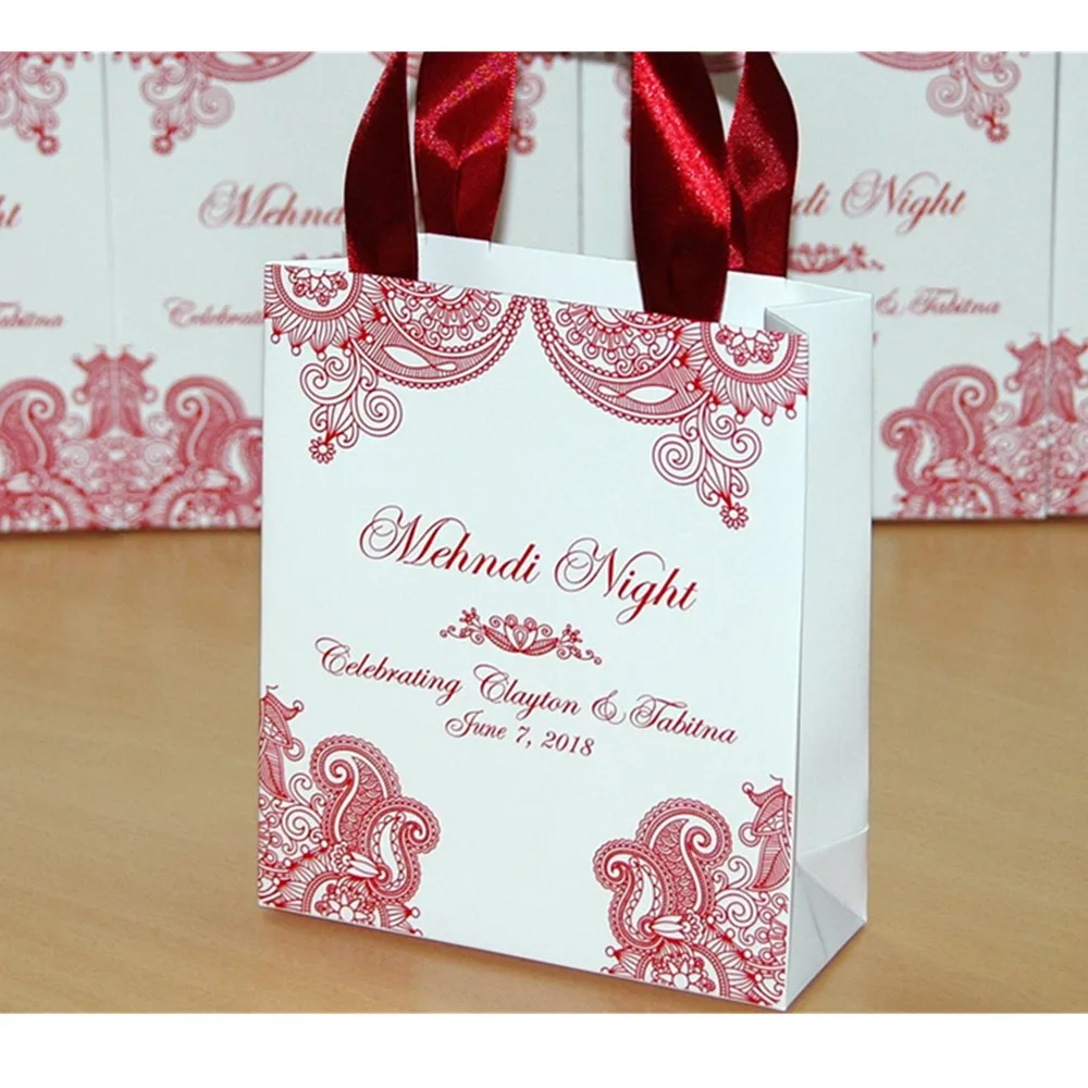 Sacchetti regalo personalizzati Mehndi night con nastro di raso e i tuoi nomi borse di benvenuto per matrimoni bomboniere indiane all\'hennè Sangeet