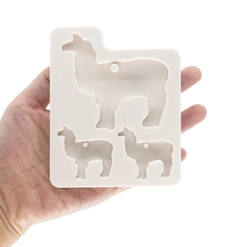 Shiny Mama Llama With Baby Keychain Silicone Mold Animal Camel Glitter Epoxy Mold Pendant Clay DIY Jewelry Making Resin Mold