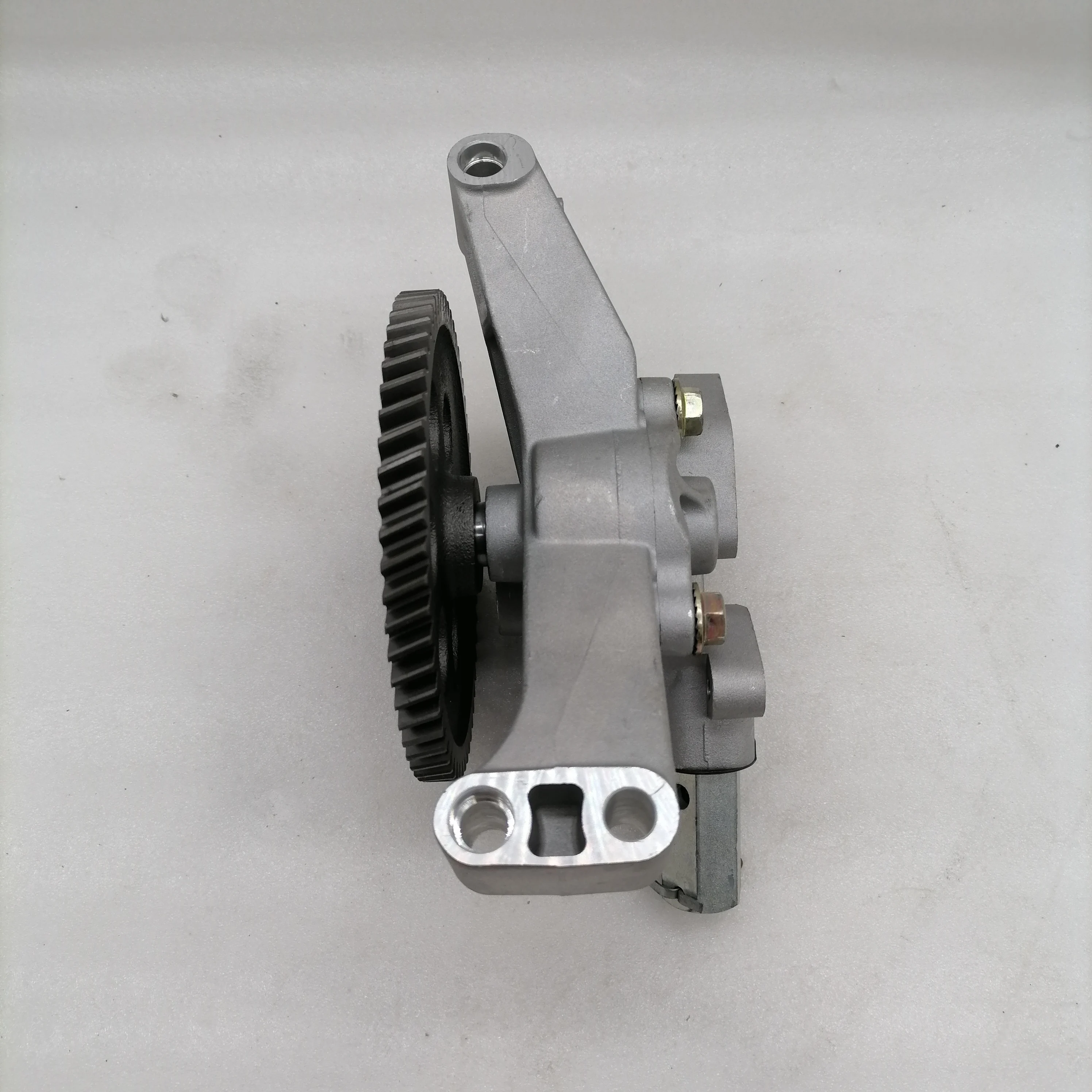 Suitable for 6D14/6D15/6D16 engines R200 210 215-7-5 oil pump excavator accessories of high quality