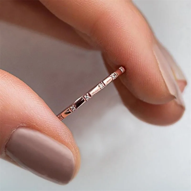 Huitan Fashion cienkie pierścienie dla kobiet Micro betonowa CZ kamień prosty stylowy kobiece akcesoria wszechstronny Design biżuteria obrączka ślubna — zdjęcie 5