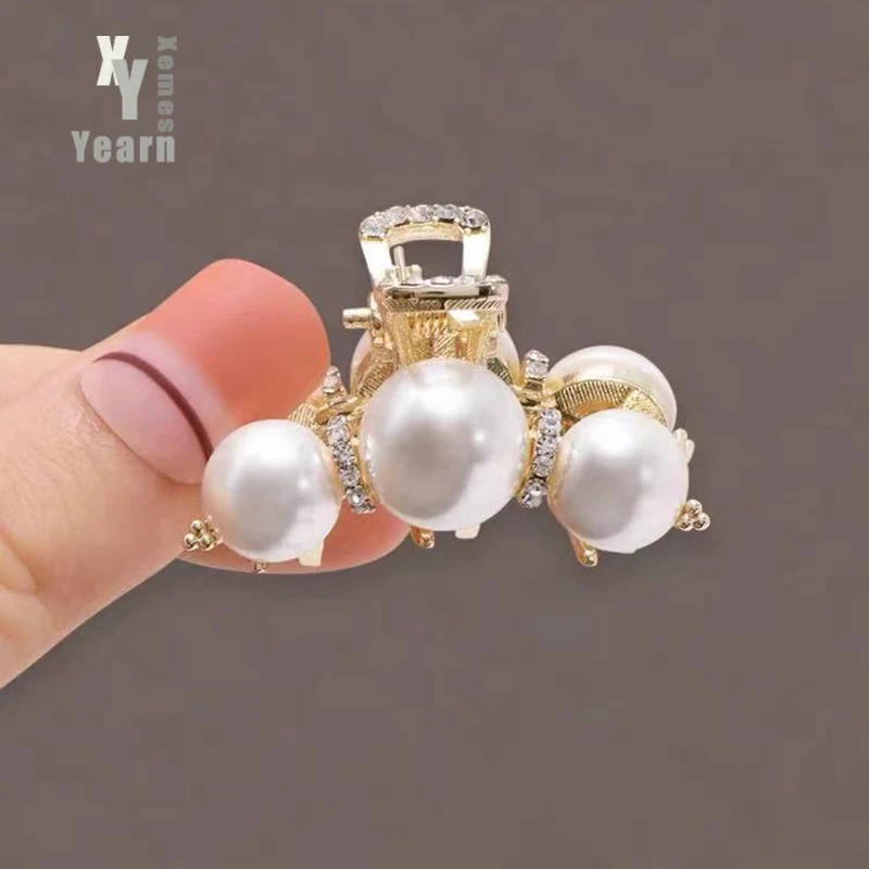 Gentle Women's Pearl Rhinestone Bangs Small Gripper Exquisite Design Sense Hair Accessories Unusual Headdress For Woman in 2023