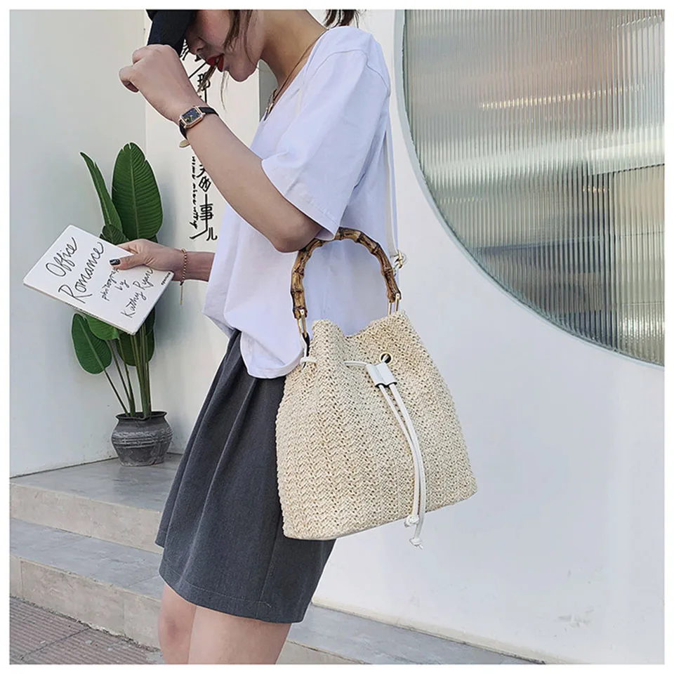 2021 New Summer Bucket Straw Bag Bamboo Handle Woven Rattan Bag Beach Female Handbag Raffia Ladies Shoulder Crossbody Bags Bolso