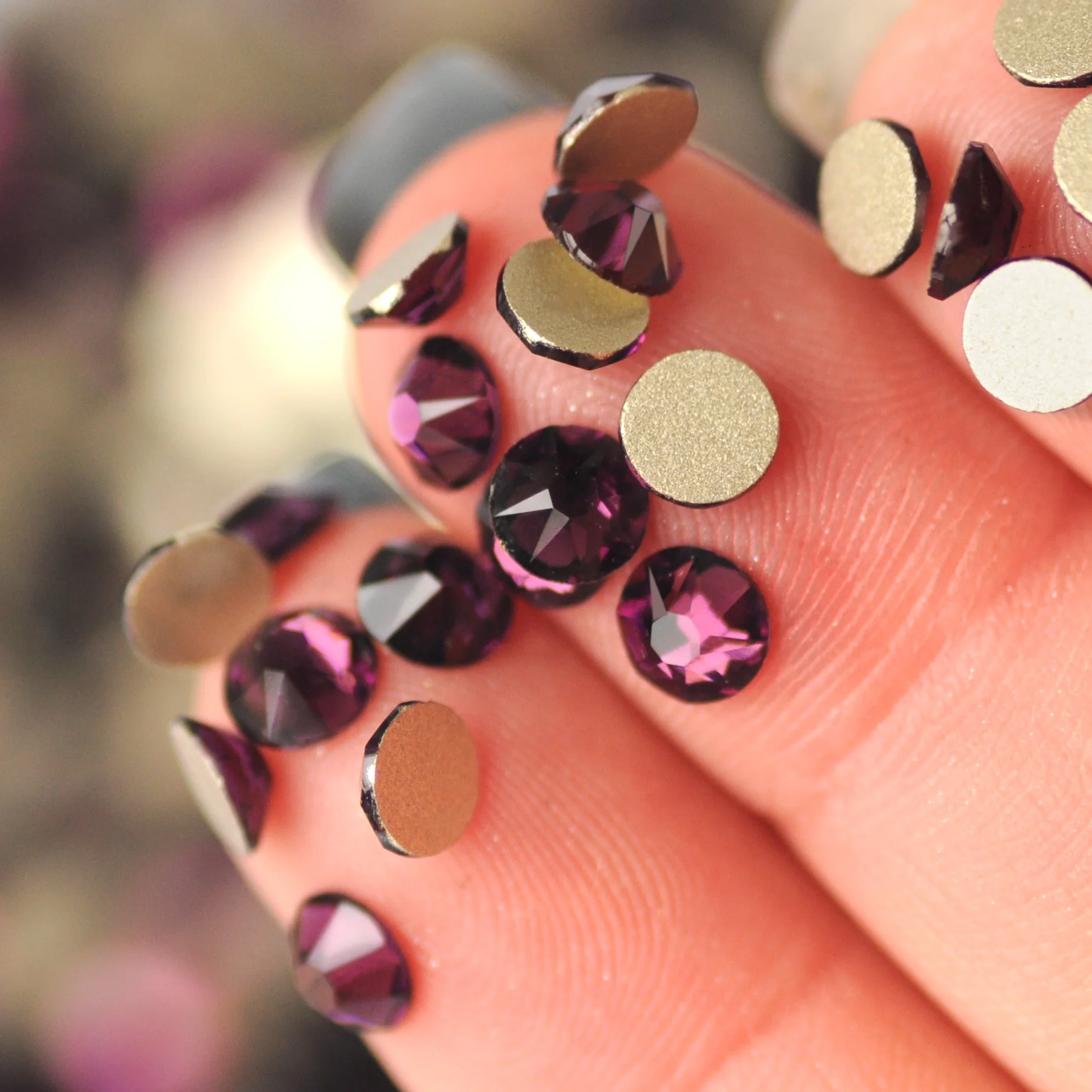 8 große und 8 kleine Amethyst-Xirius-Strasssteine, nicht heißklebend, flache Rückseite, Kristall-Strass für DIY-Nagelkunst, Kleidung, Glitzer – Detail 5