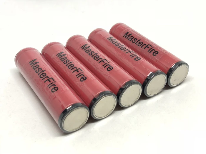 الجملة MasterFire الأصلي سانيو المحمية UR18650FM 2600mah 18650 3.7 فولت قابلة للشحن خلية بطارية ليثيوم مصباح يدوي مع PCB