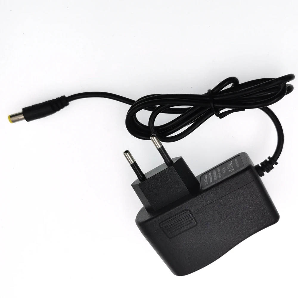 8.4V 1A Charger 7.4V 18650 110-220V Lithium Battery Charger DC 5.5mm * 2.1 portable charger EU / AU / US / UK plug