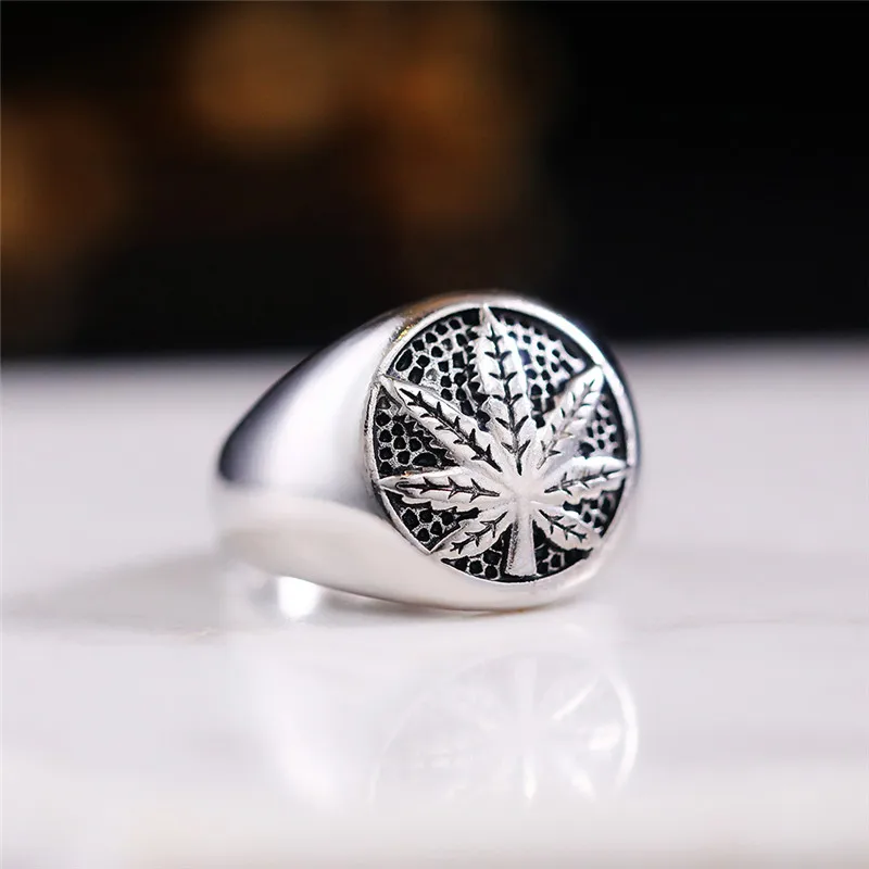 Huitan Creative Carved Leaf Design Finger Rings for Men/Women Black Color Fashion Accessories Party Daily Wear 2021 New Jewelry