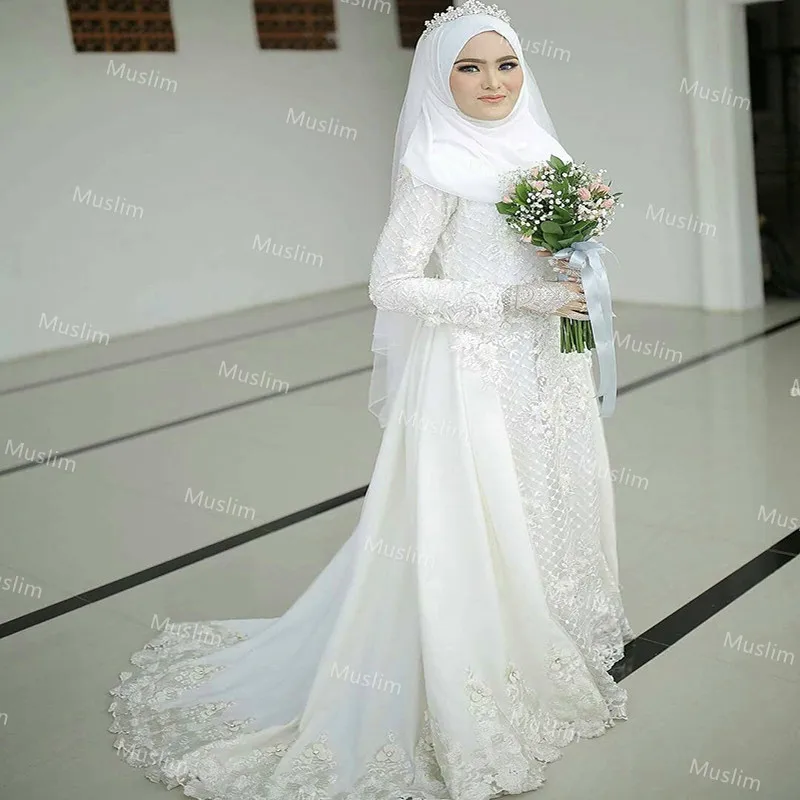 Luxury Lace Muslim Wedding Dresses 2021 Vintage Long Sleeve Appliques Crochet Lace Country Wedding Dress Sweep Train Arabi Bride