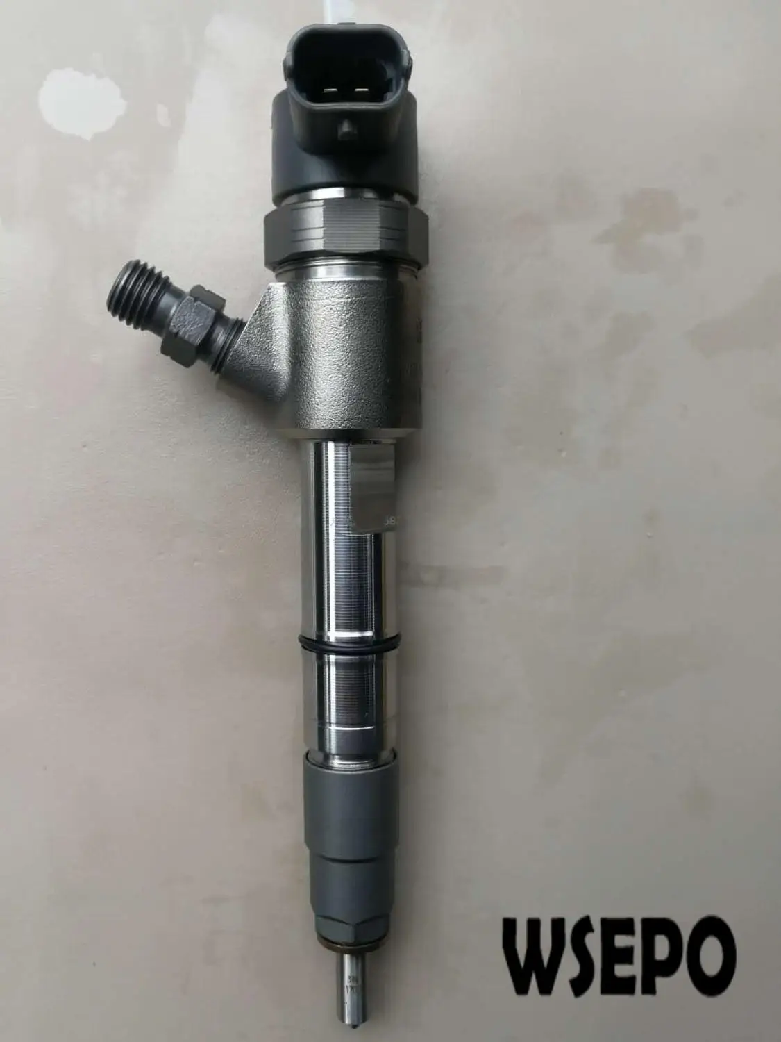 

Top quality Replacement Electronically Common Rail Fuel Injector Assy. P/N 0445110313 for Multi Cylinder Heavy Diesel Engine