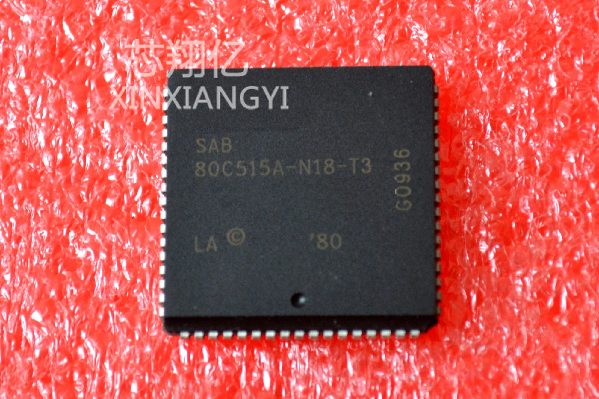 

XINXIANGYI SAB80C515A-N18 SAB80C515A-N18-T3 SAB80C515A PLCC-68 г.