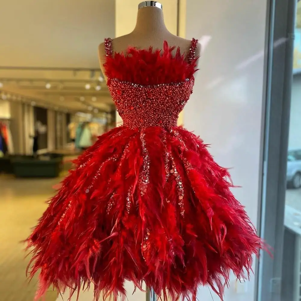 2021 Red Fashion Cocktail Dresses with Feathers Beading Sequined Spaghetti Straps Short Prom Gowns Luxurious Homecoming Dress