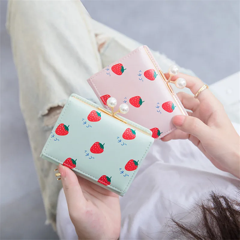 

Fashion Strawberry Print Women Short Wallets Female Girls PU Leather Three Fold Cute Coin Purse Ladies Clutch Card Holder