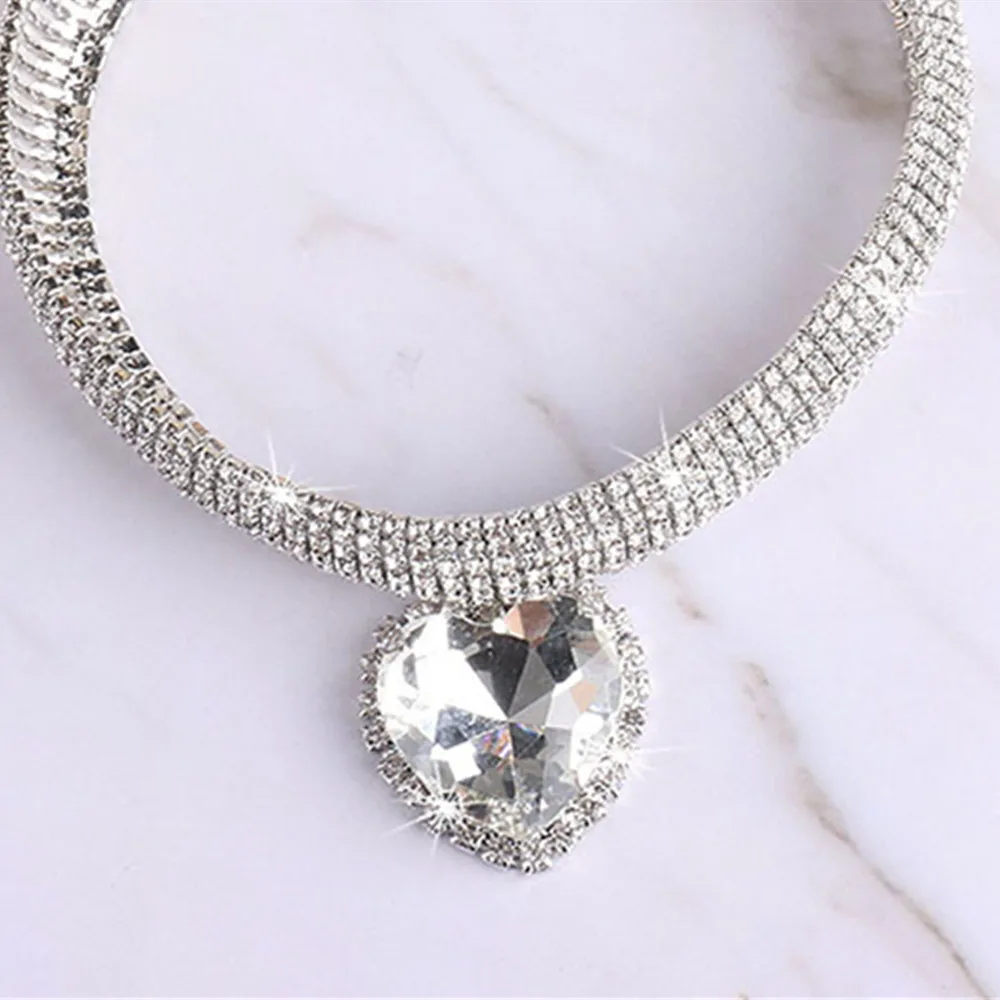 Exaggerated 3D Rhinestone Zircon Big Love Heart Pendant Choker Necklace for Women Luxury Crystal Clavicle Chain Collar Choker