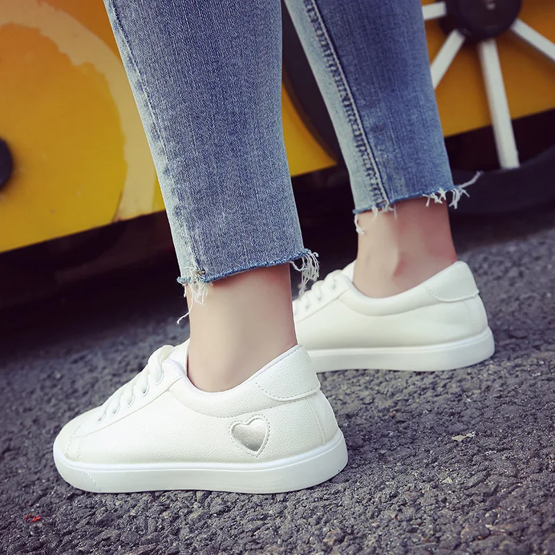 New Women White Shoes Fashion Vulcanize Shoes Casual Loafers Classics Sneakers Low Top Shoes Woman Soft Bottom Low Heels Ladies