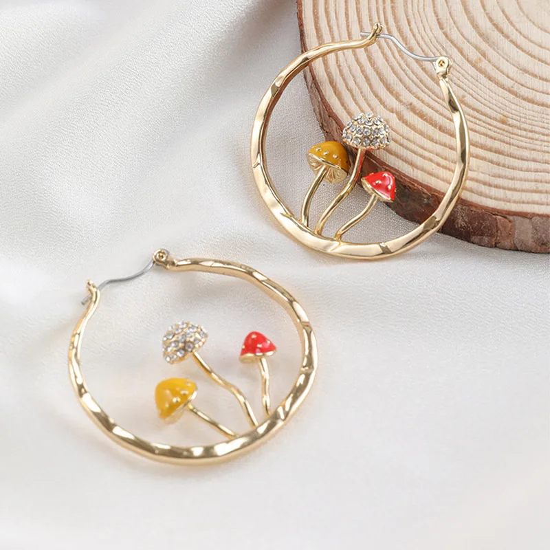 Makersland Unique Earring For Women Cute Mushroom Hoops Gold Color Sweet Butterfy Bee Earrings Trendy Designer Jewelry Luxury