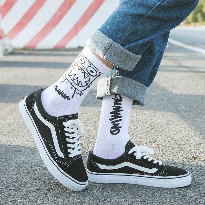 Simple Anime Demon Face Men And Women Socks Japanese Cotton Harajuku Black And White Graffiti Fashion Long Funny Hip-hop Socks