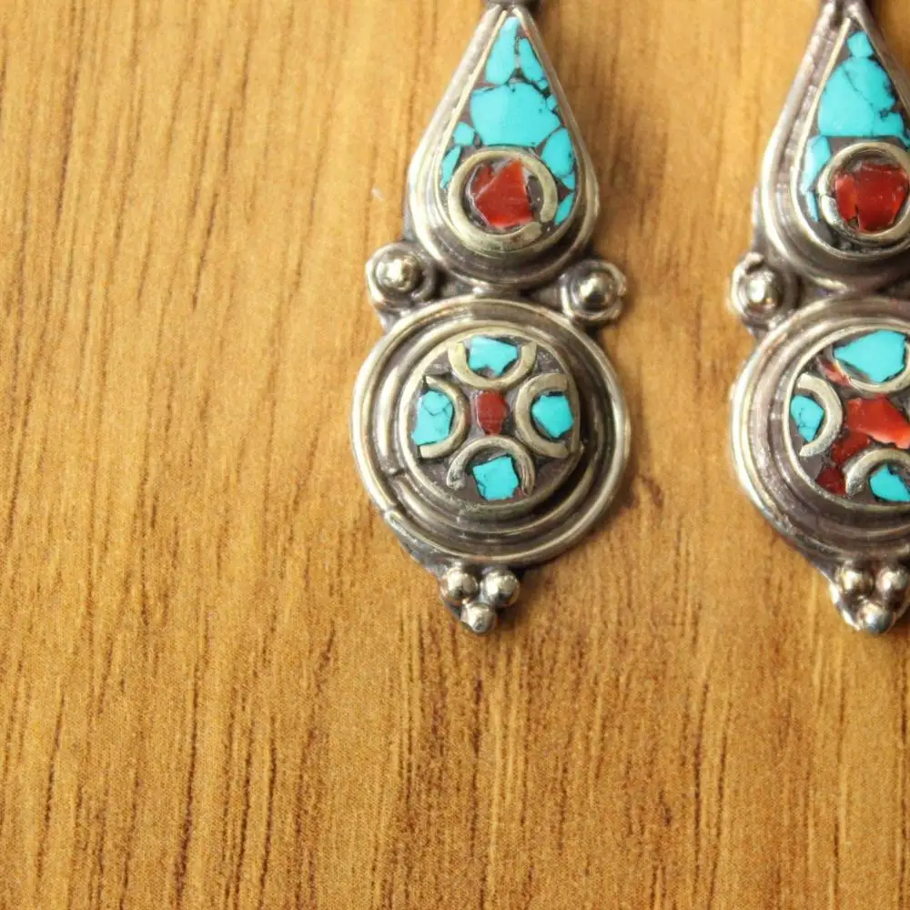 ER179 Nepal Hand Jewelry Tibetan Ethnic Earrings For Lady Vintage Copper Inlaid Turquoises Coral Stone Dangle Earring