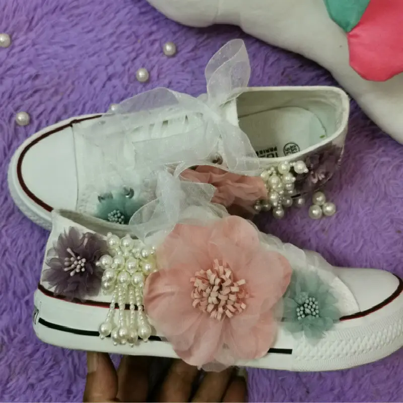 Women Canvas Shoes Korean Princess Low Top Lace Up Sweet 3D Flower Pearl Ribbon Small White Shoes Flat Bottom Casual Shoes