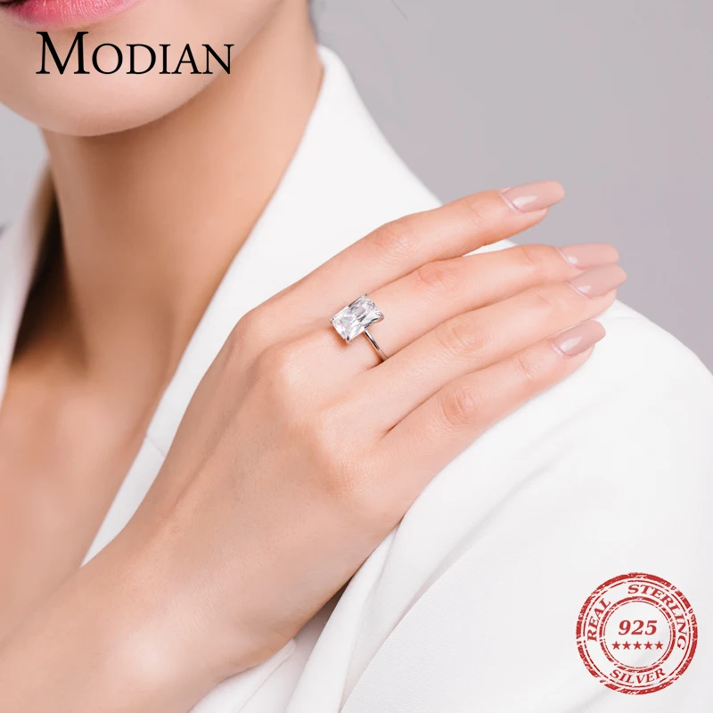 Women's Classic Rectangular Cutting Clear CZ Ring in 925 Sterling Silver