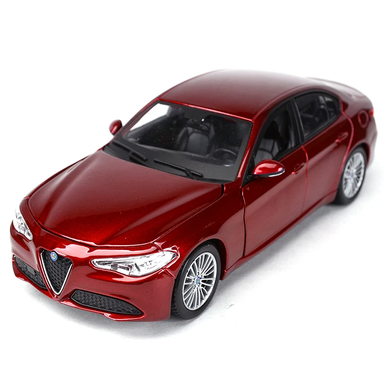 Bburago – voiture de sport Alfa Romeo Giulia 1:24, véhicules statiques moulés, modèle de voiture de collection, jouets