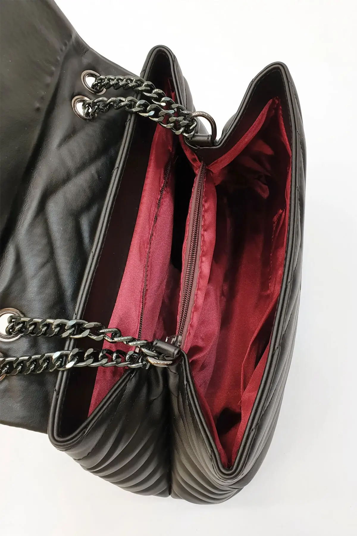 Women Chain Strap Shoulder Bag Yenka black Casual Bag, Magnet Closure Bag, Chain Handle Bag