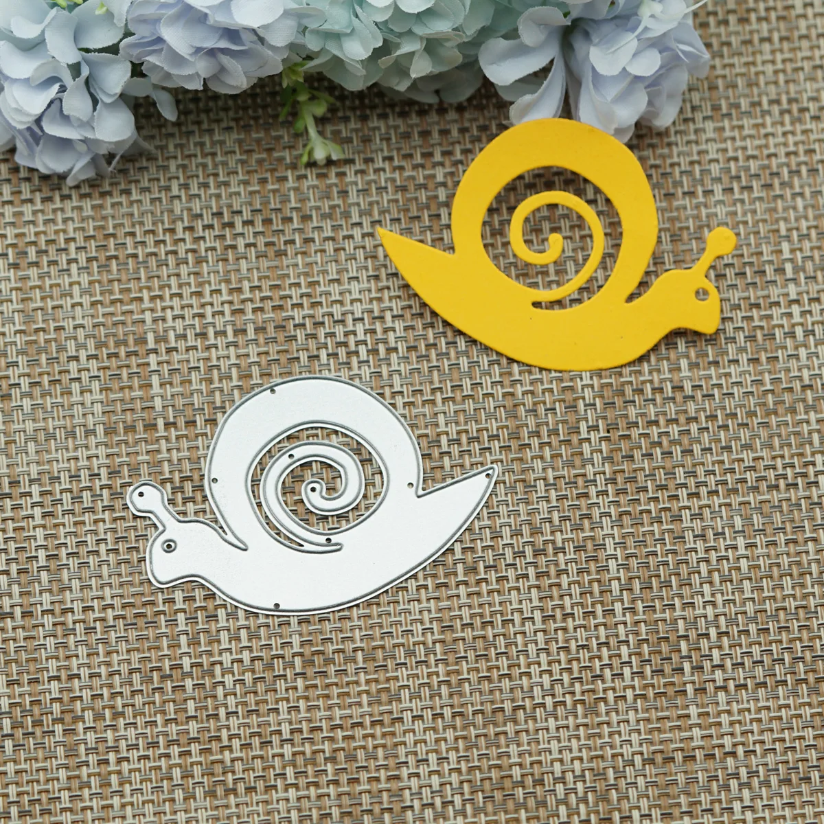 Small Size Snail Pattern Metal Cutting Dies Scrapbooking DIY Clipart Craft Paper Gift Card Decorating Embossing Cutter Stencil