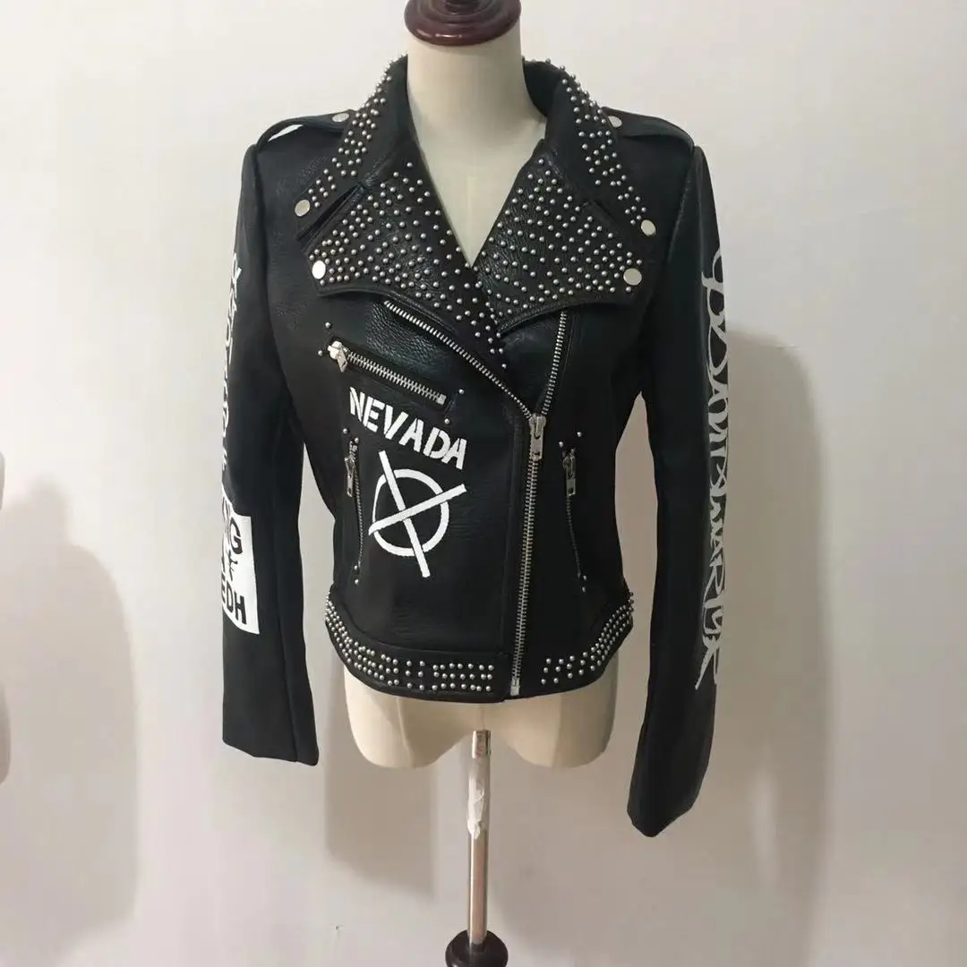 Letter Print Graffiti Lapel Leather Jacket Female Rivet Punk Style Cool Motorcycle Jacket Women Large Size Coat Streetwear Y1104