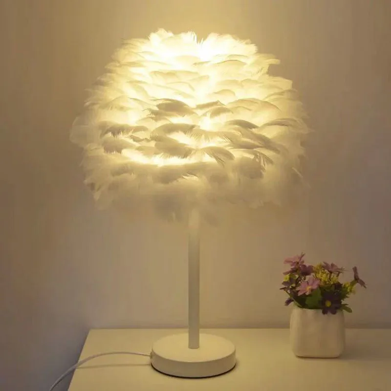 Nordic fashion feather table lamp goose feather lamp bedroom bedside lamp warm and romantic wedding Christmas decoration lampE27