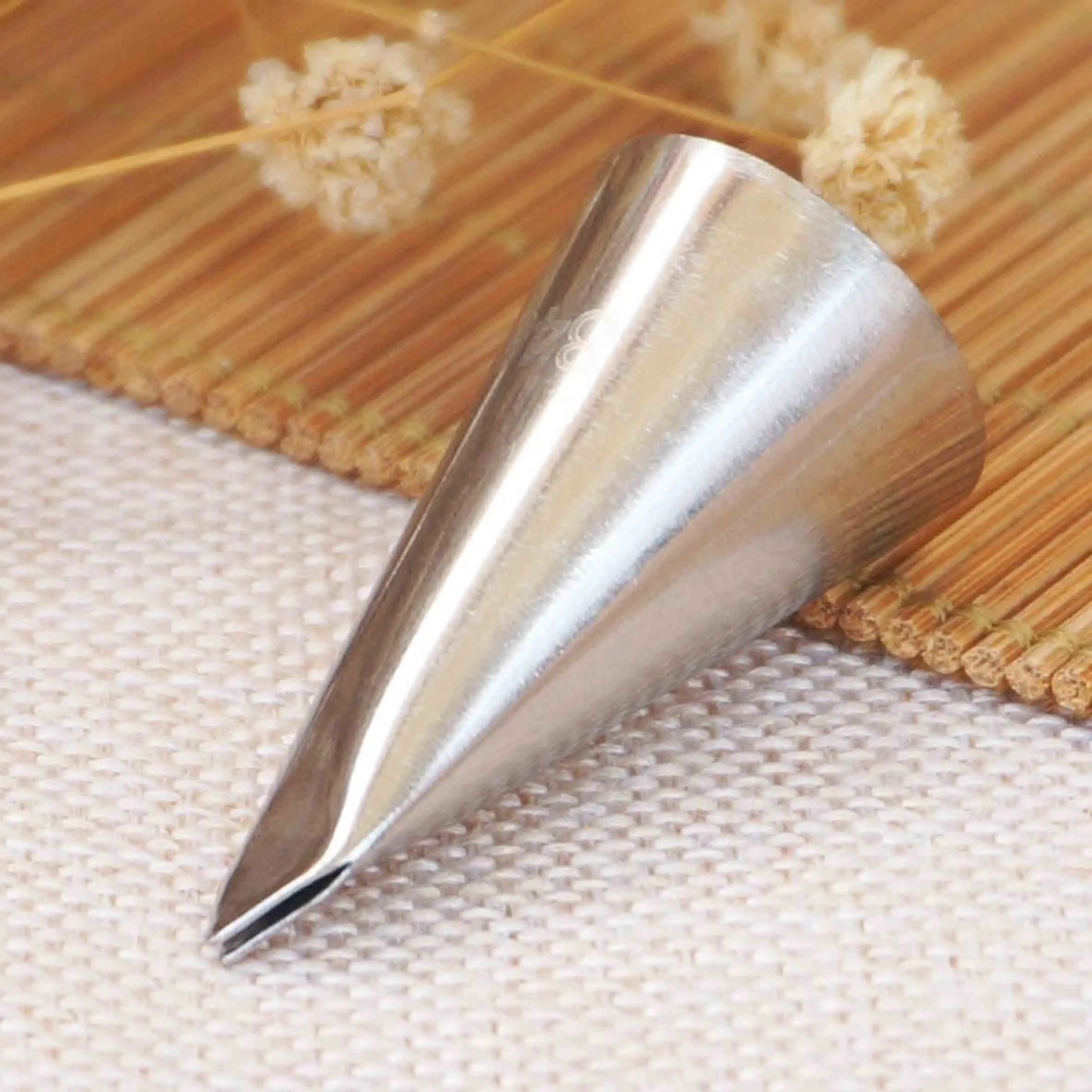 #846 Small Size Leaf Piping Nozzle Icing Tip Pastry Tip Cupcake Writing Tube Decorating Tip Baking & Pastry Tools Create Leaves