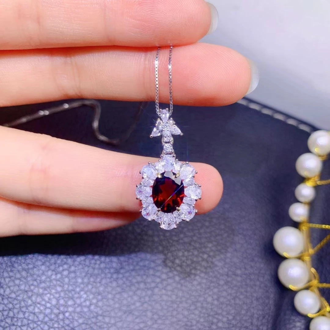 

Fine Jewelry 925 Sterling Silver Inset With Natural Garnet Female Style Luxury Beautiful Flowers Pendant Necklace sSpport Detect