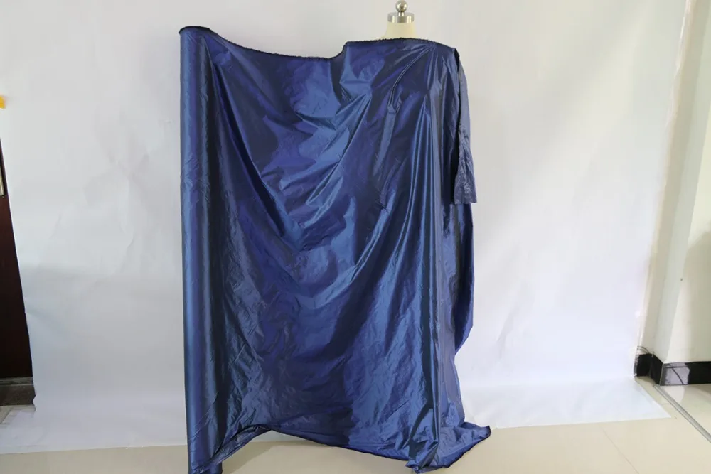 100 cm * 148 cm glänzendes, nach unten beweisendes Material, Stoffschattierung, blaue Burgunder-Nylon-Textilien, Cired – Detail 36