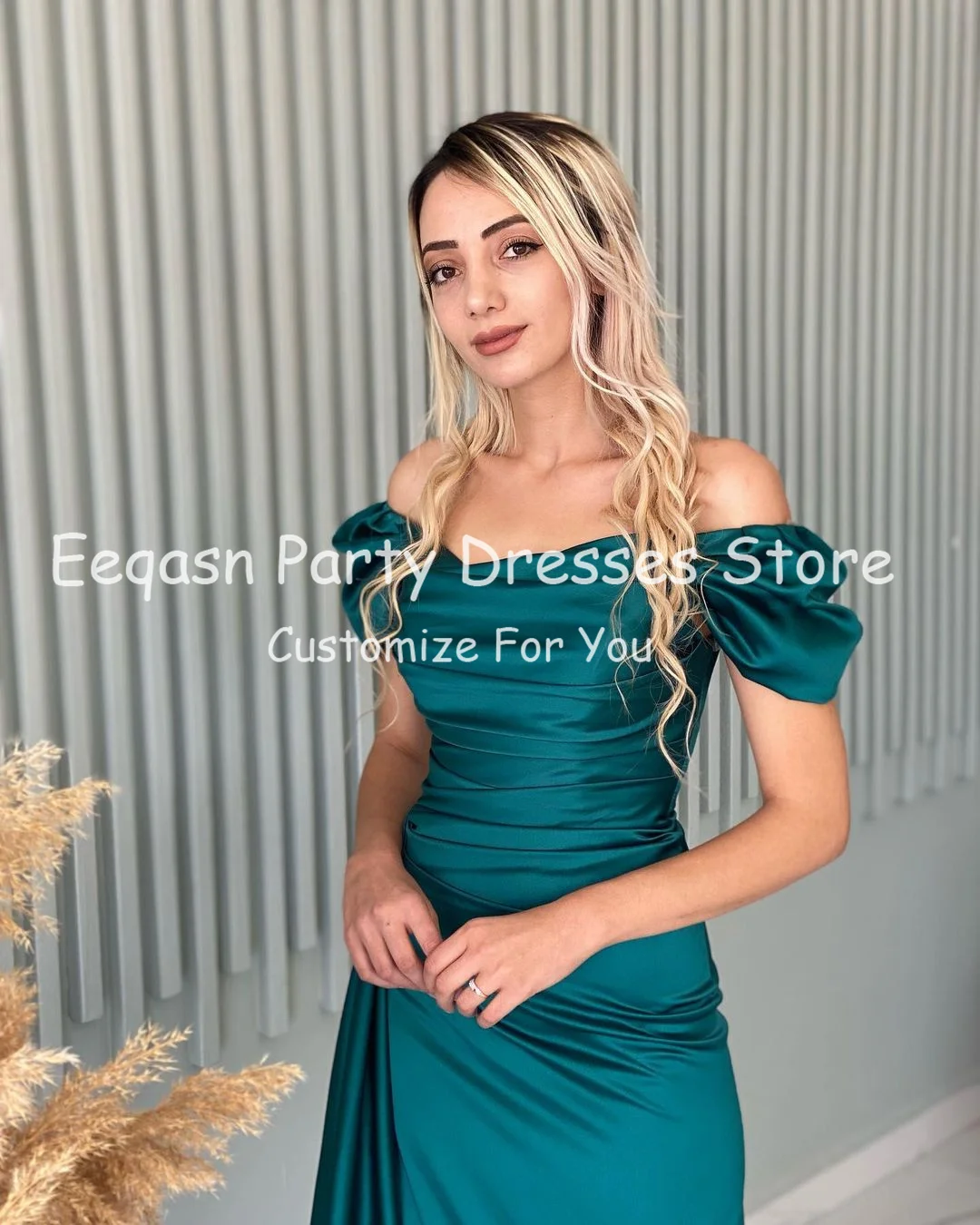 Eeqasn lilás cetim macio longo vestidos de dama de honra vestido de casamento convidado alças espaguete v-neck fenda formal vestidos de festa para a noiva