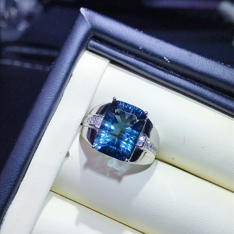 Atmospheric men's ring, 925 silver, a variety of topaz, photo taken. Manufacturing, new process