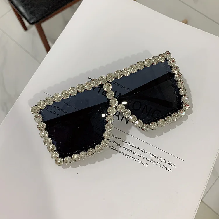 Diamond Studded Oversized Sunglasses for Women Fashion Ladies Sun Glasses Punk Big Square Outdoor Shopping Holiday Beach UV400