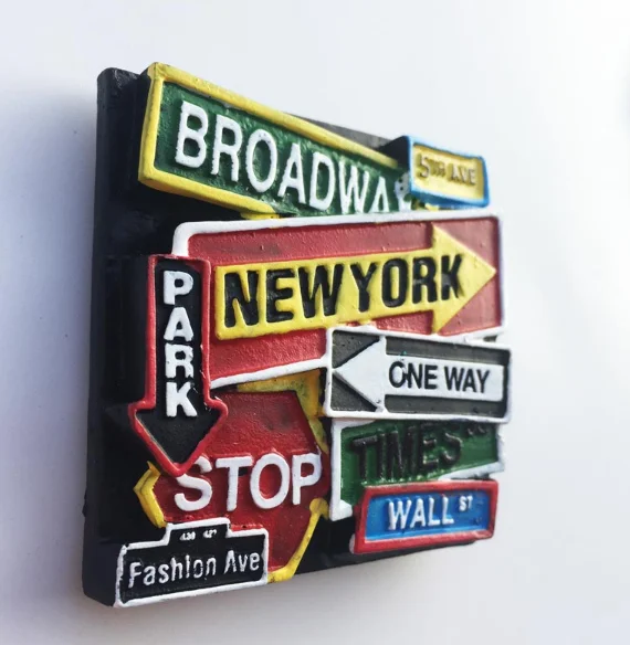 

Creative road signs, tourist souvenirs, painted arts and crafts in New York fridge magnet home decoration