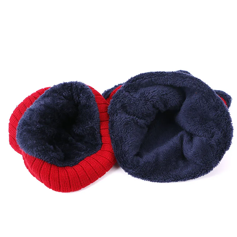 Berretti invernali Cappello Sciarpa Guanti di Tocco Dello Schermo Set Caldo All'aperto A Maglia Addensare Degli Uomini Cappelli Delle Donne Guanti Vestito con Fodera Unisex 3Pcs