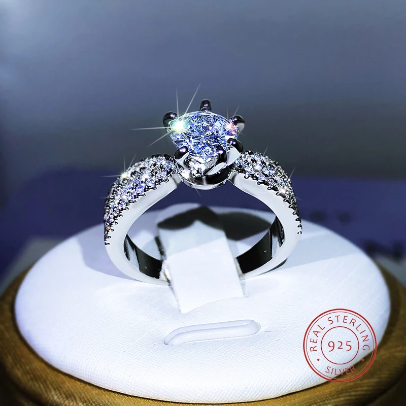 925 Sterling Silver Luksusowy błyszczący pierścionek z białą cyrkonią z sześcioma pazurami dla pań Biżuteria na przyjęcie Biżuteria na prezent