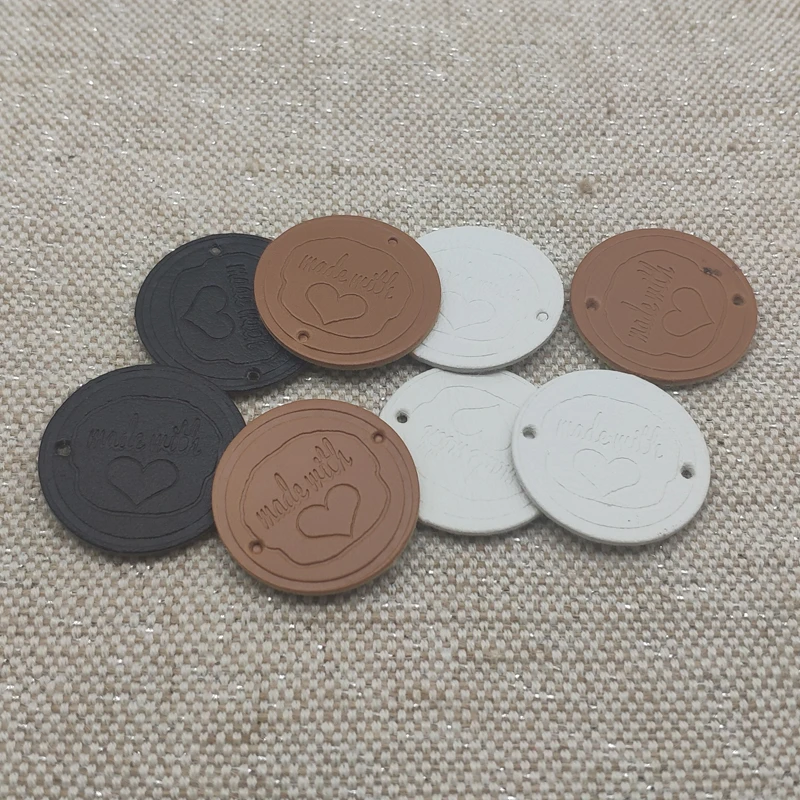 25Mm Hand Made With Love Round Pu Leather Labels For Gift Handmade Sewing Tags With Love Heart Hand Made Clothes Label