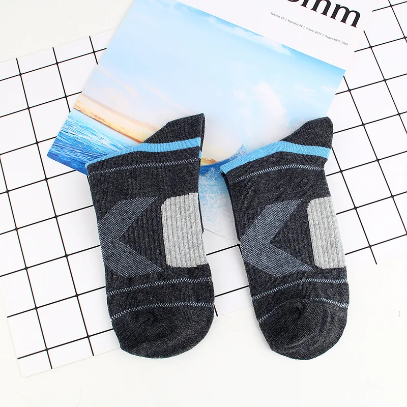 High Quality  Brand 5Pairs/Lot Men Cotton Socks Breathable Spring Autumn Long Man Sports Socks For Male New Wholesale