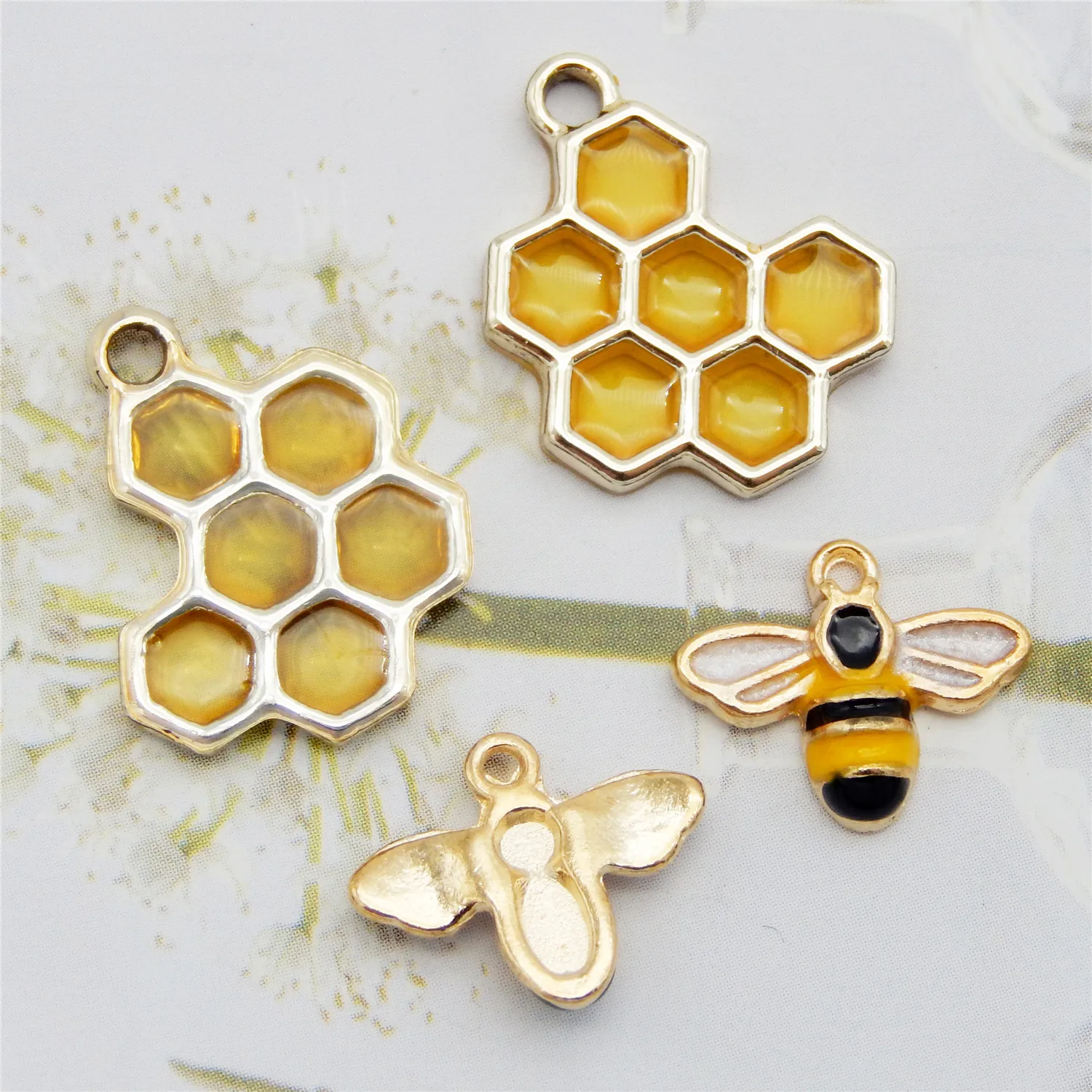 8PCS Mix Alloy Bees Animal Honey Charms Hairs Jewelry Pendant For Keychain Earrings Necklace Metal Accessory