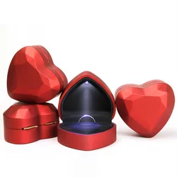 Caja de anillo en forma de corazón con luz LED, soporte de terciopelo, organizador de cofre de joyería, pendientes, caja de presentación de monedas