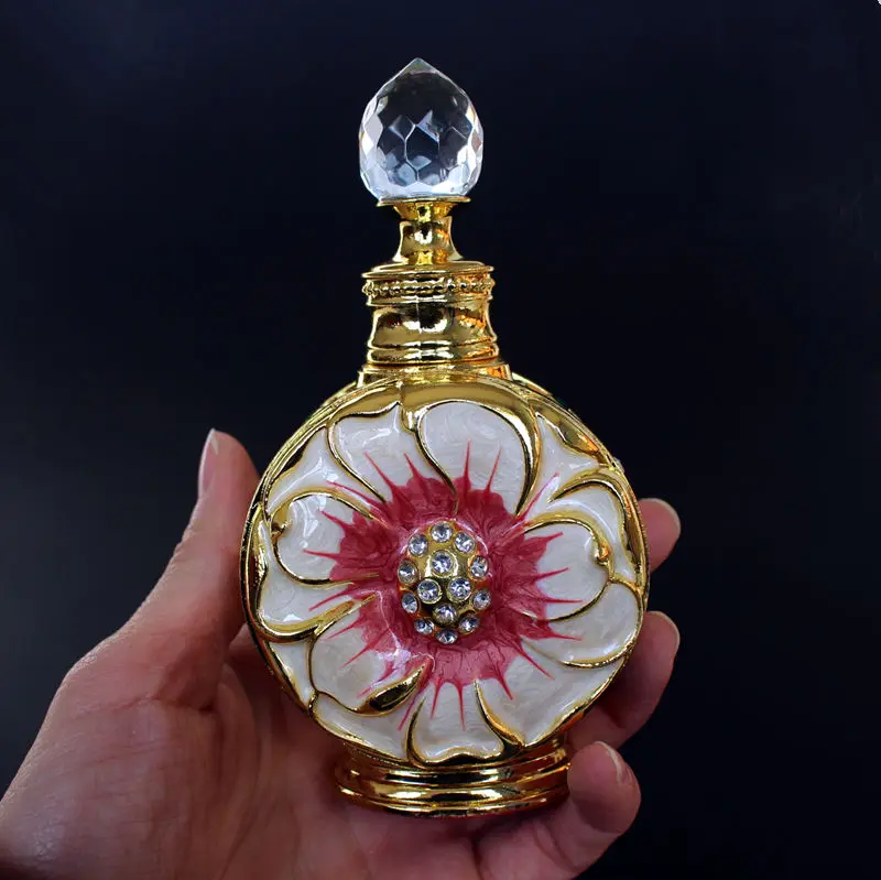12ml Vintage Metal Perfume Bottle Glass Essential Oil Dropper Bottle Arab Style Stopper Bottle Wedding Decoration Gift